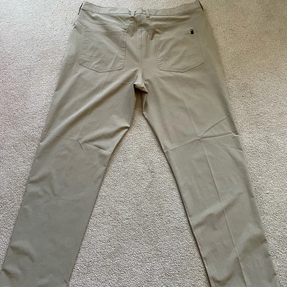 Callaway Tan Chinos Classic Style NWOT - Picture 2 of 3
